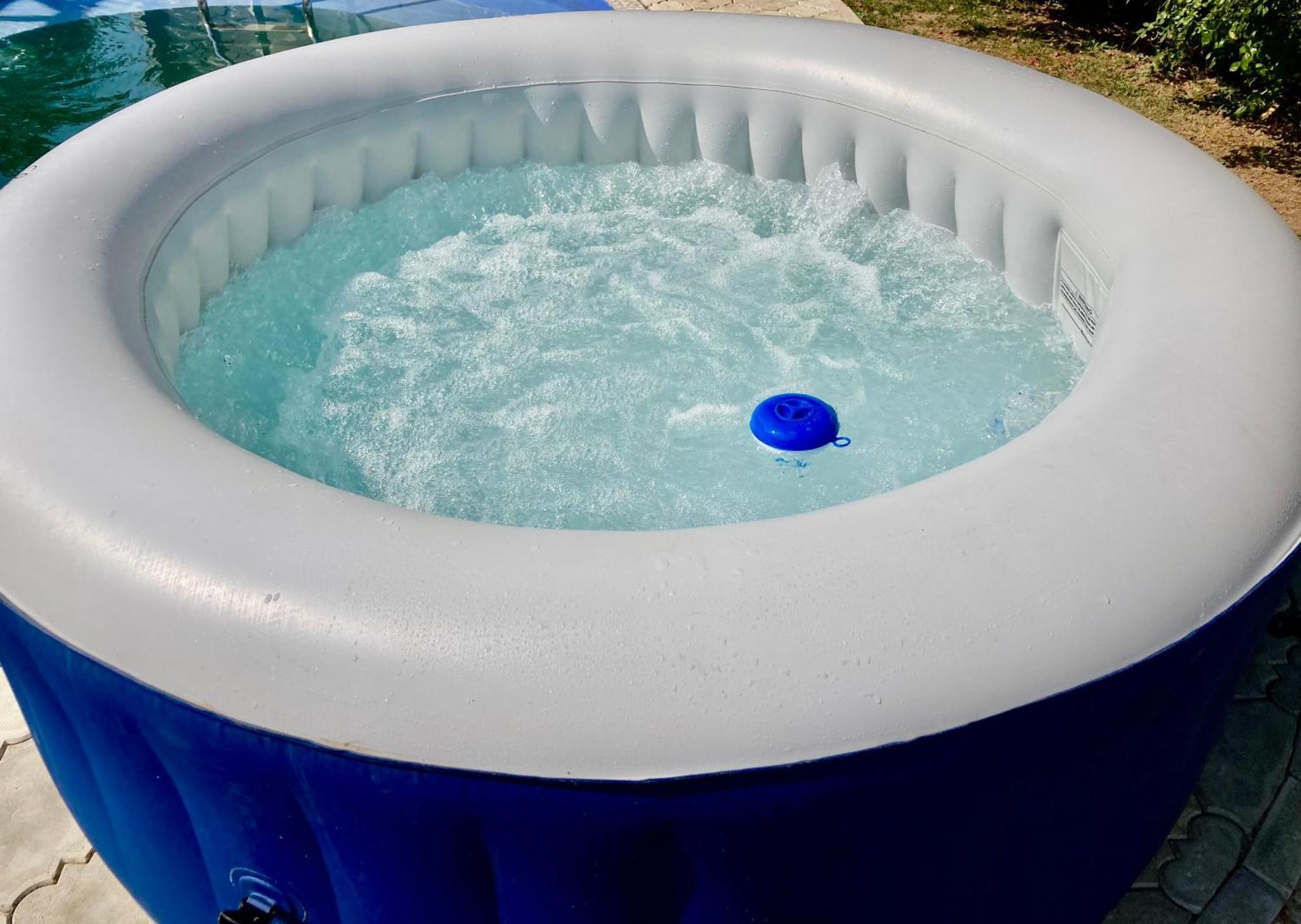 White House With Sauna And Jacuzzi ノヴィ・サド エクステリア 写真