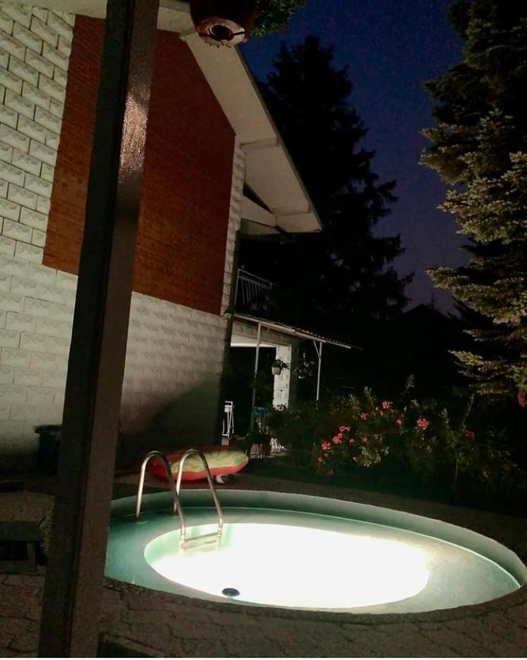 White House With Sauna And Jacuzzi ノヴィ・サド エクステリア 写真
